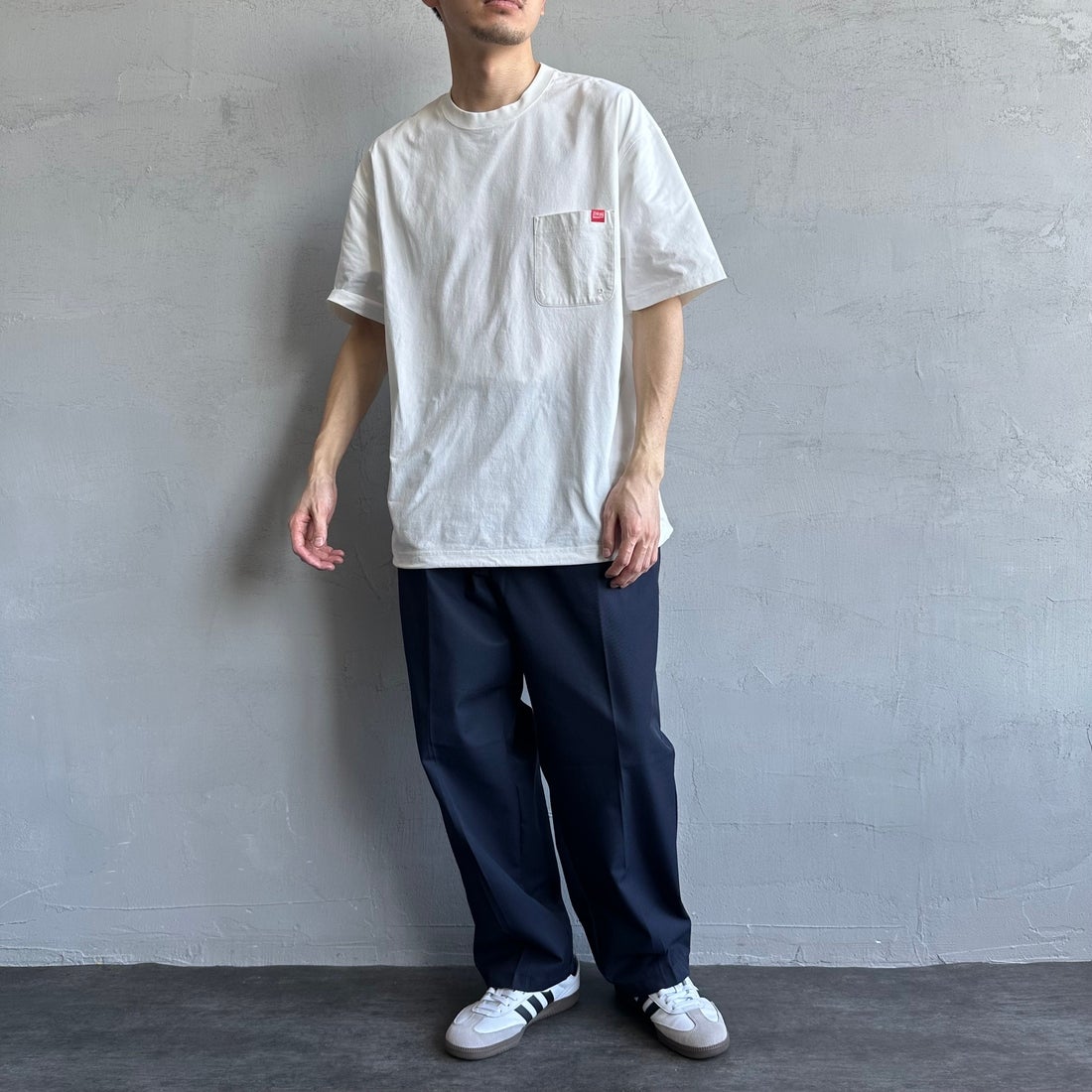 MANHATTAN PORTAGE [マンハッタンポーテージ] 別注 メッシュ切替 バックプリントTシャツ [25SSMP-IN65-JF] WHITE &&モデル身長：168cm 着用サイズ：L&&