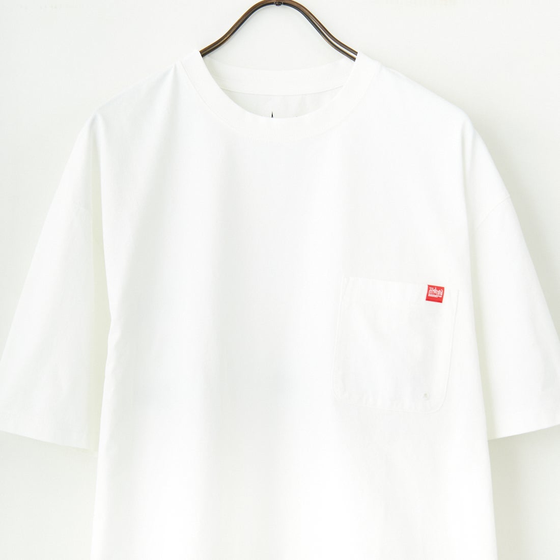 MANHATTAN PORTAGE [マンハッタンポーテージ] 別注 メッシュ切替 バックプリントTシャツ [25SSMP-IN65-JF] WHITE