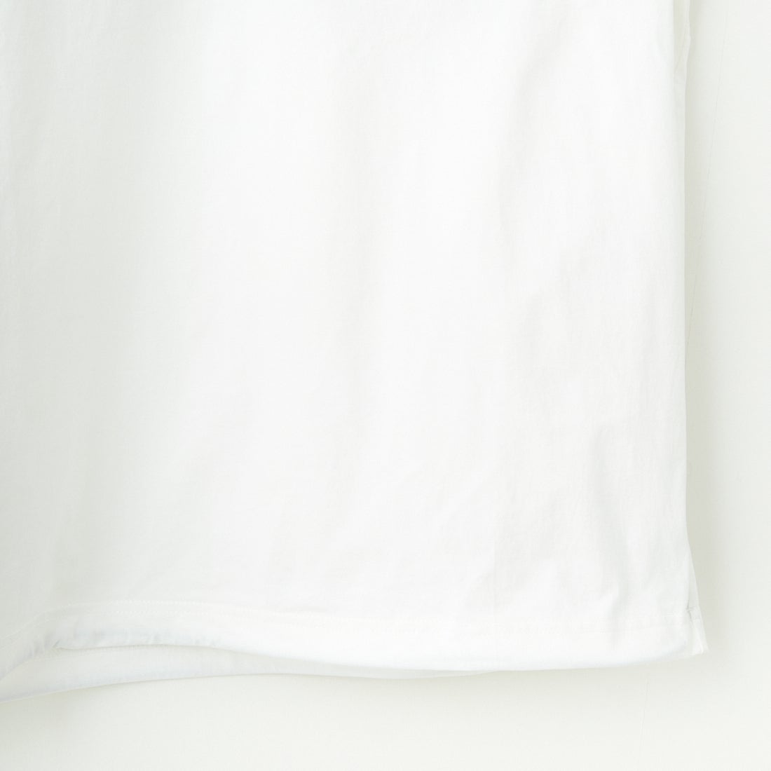 MANHATTAN PORTAGE [マンハッタンポーテージ] 別注 メッシュ切替 バックプリントTシャツ [25SSMP-IN65-JF] WHITE