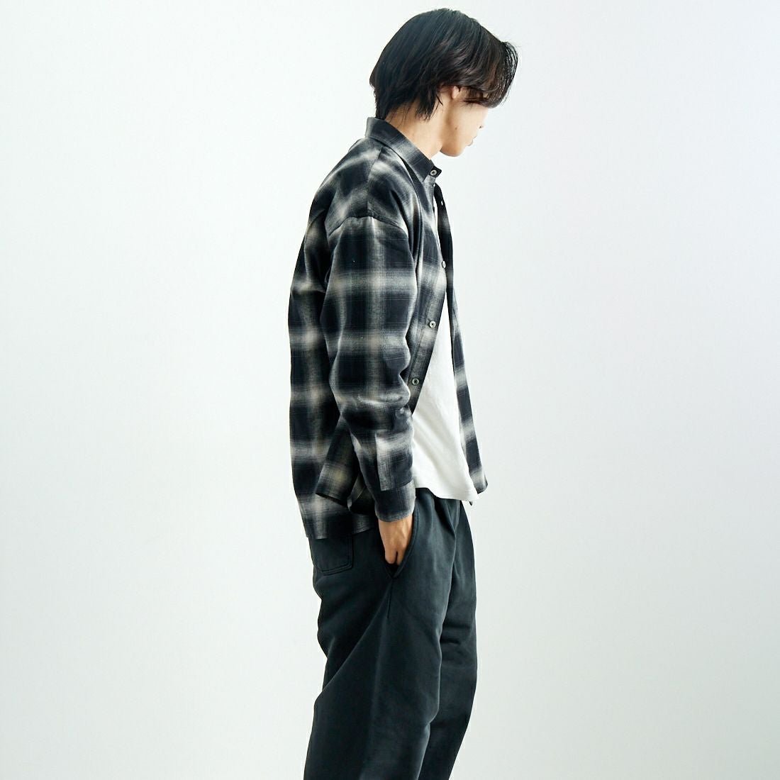 SLICK [スリック] オンブレチェック フランネルスリットシャツ [5155910] 700 BLACK &&モデル身長：179cm 着用サイズ：1&&