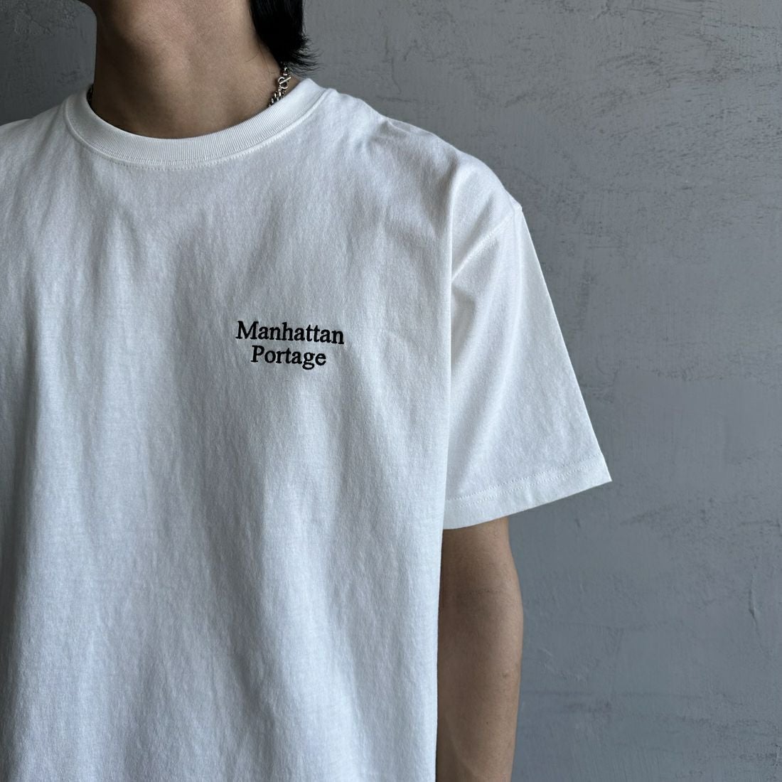 MANHATTAN PORTAGE [マンハッタンポーテージ] 別注 バックフォトプリントTシャツ [25SSMP-IN67-JF] WHITE