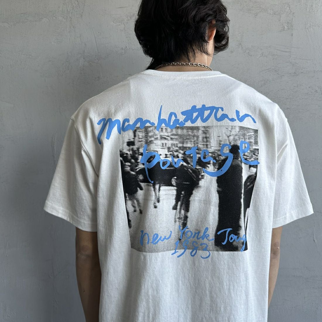 MANHATTAN PORTAGE [マンハッタンポーテージ] 別注 バックフォトプリントTシャツ [25SSMP-IN67-JF] WHITE