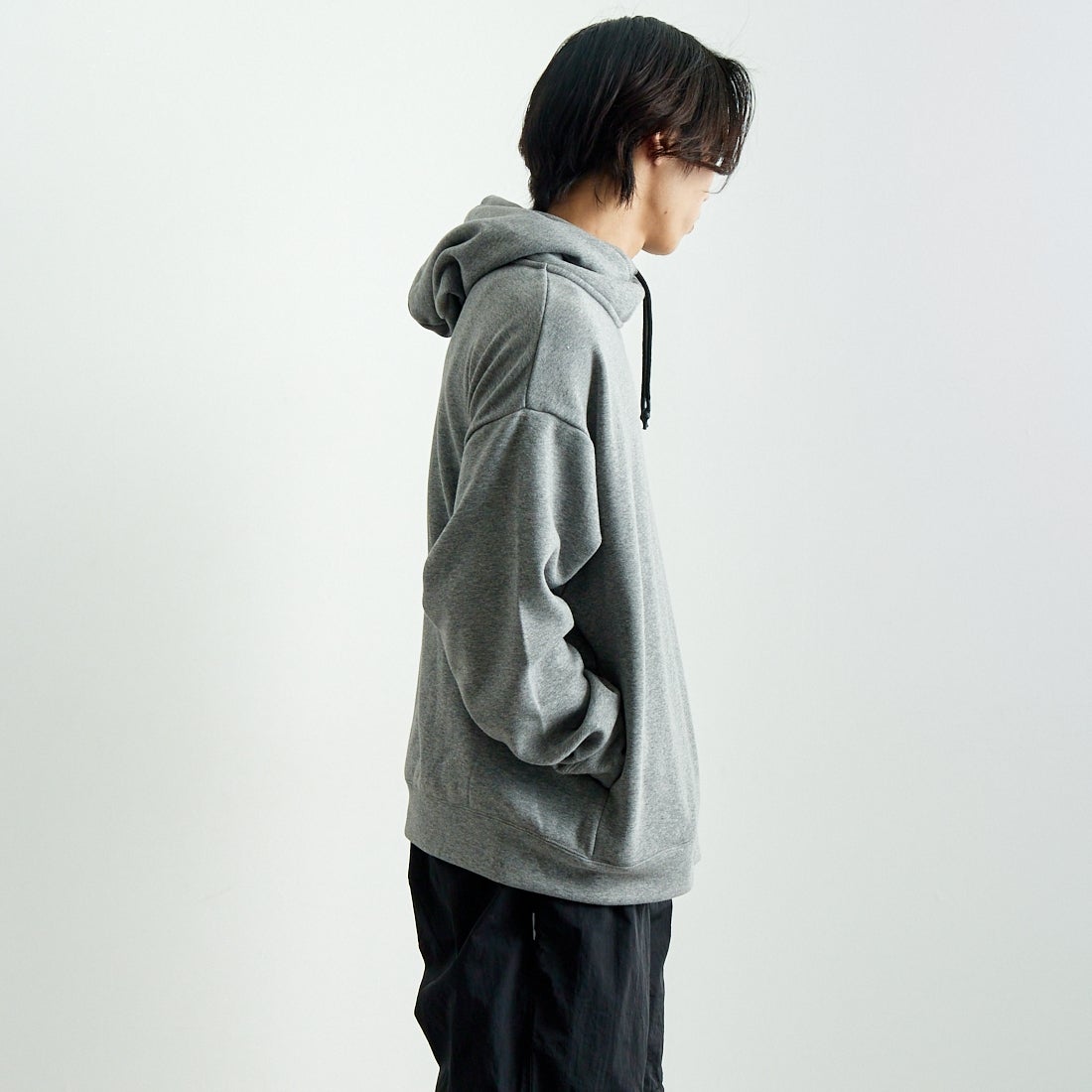 SLICK [スリック] ムートンジャージハイネックパーカー [5155930] 801 H.GRAY &&モデル身長：179cm 着用サイズ：2&&
