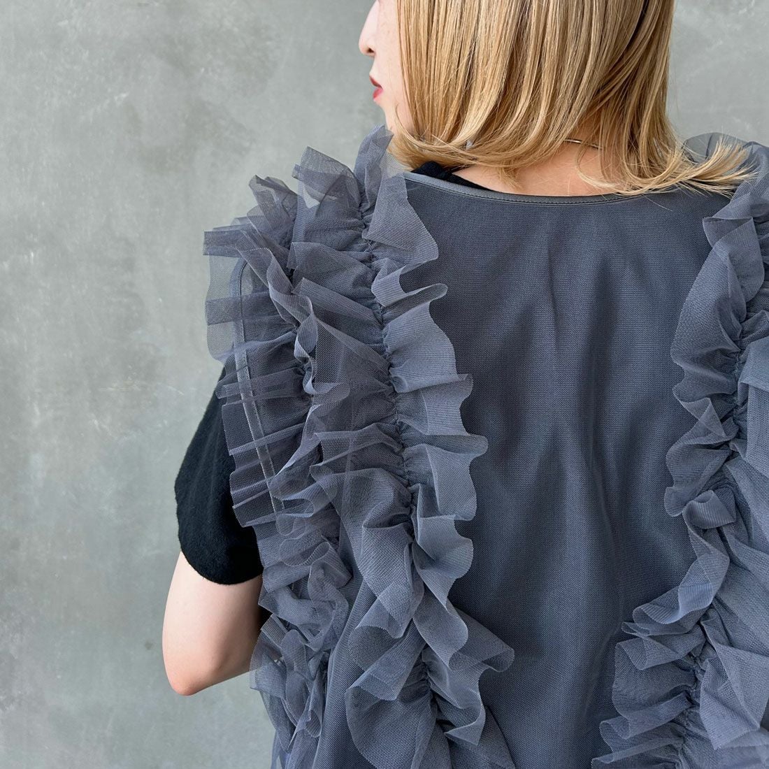 nenom [ネノム] 2WAY チュールフリルベスト [NE24122032] 08 CHARCOA