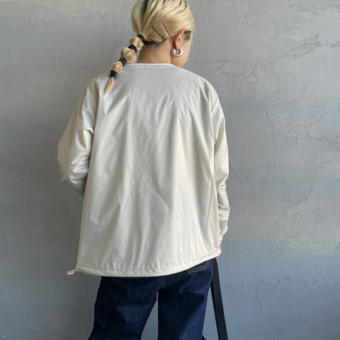 DANTON [ダントン] インサレーションノーカラージャケット [DT-A0632SNT] IVORY &&モデル身長：150cm 着用サイズ：S&&