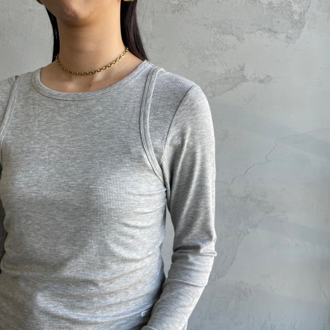 nenom [ネノム] 2ピース アメスリレイヤードシアーカットソー [NE25112004] 07 GRAY &&モデル身長：163cm 着用サイズ：F&&