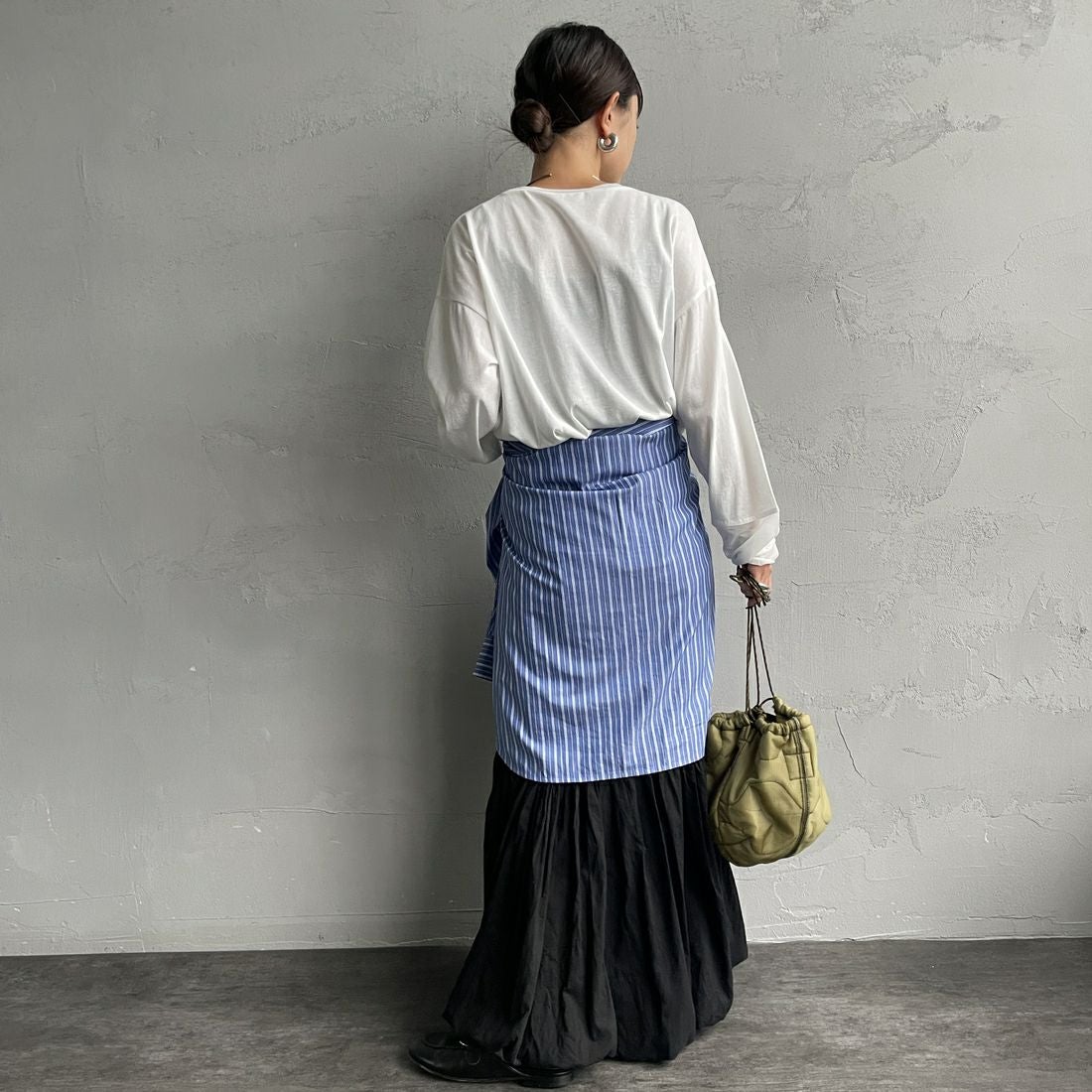 nenom [ネノム] 袖シアー切り替え ロングスリーブカットソー [NE23142058] 02 OFF &&モデル身長：150cm 着用サイズ：F&&