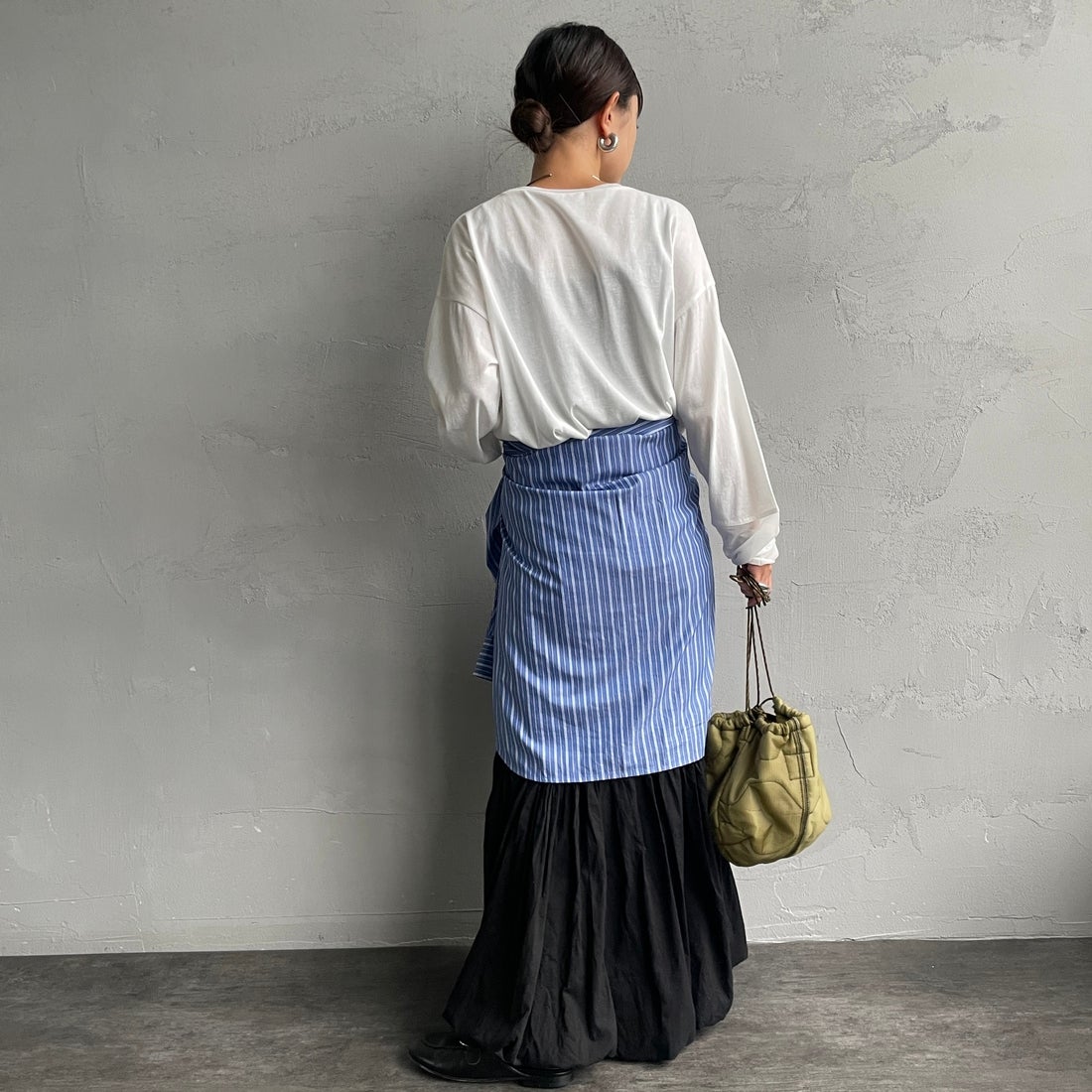 nenom [ネノム] 袖シアー切り替え ロングスリーブカットソー [NE23142058] 02 OFF &&モデル身長：150cm 着用サイズ：F&&