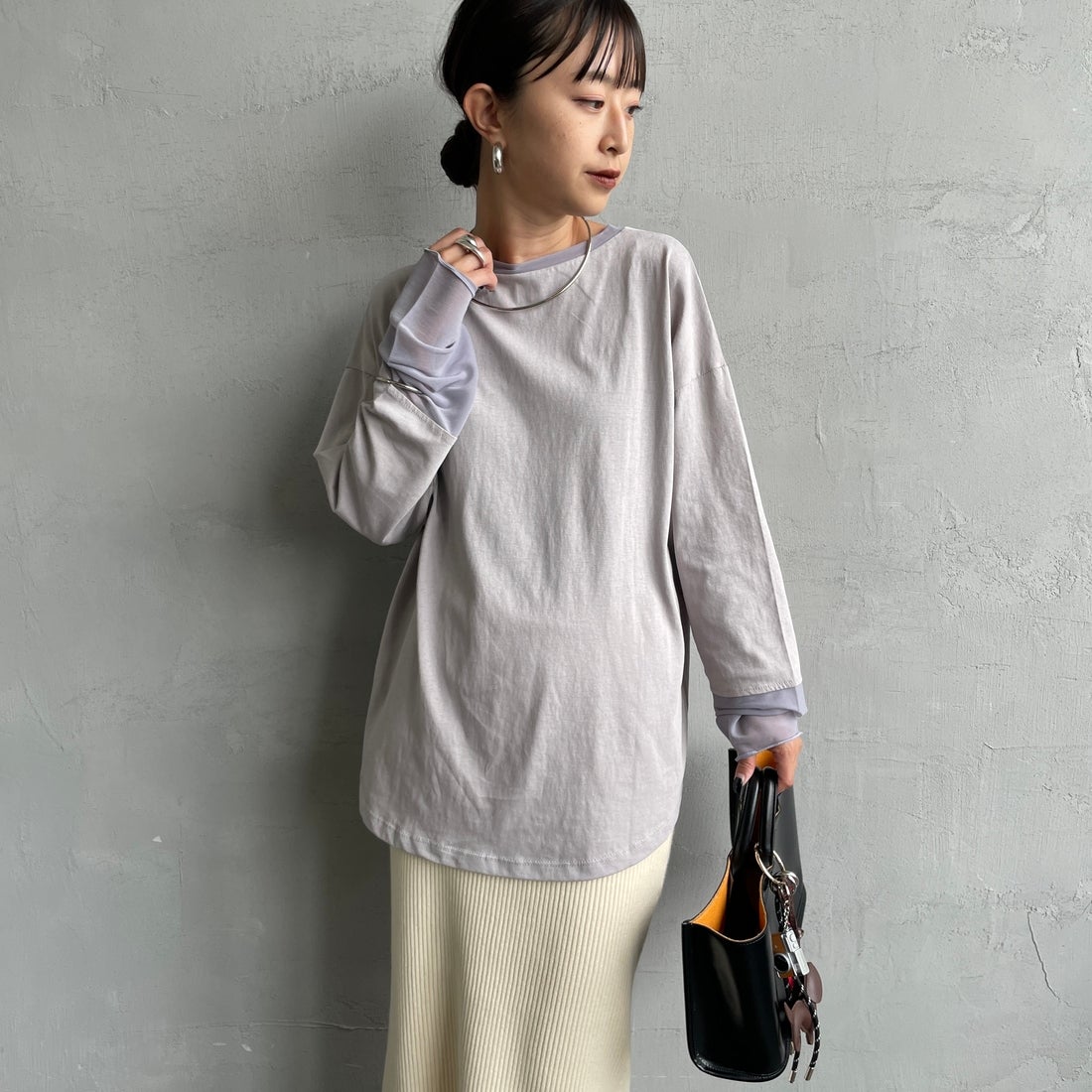 nenom [ネノム] 袖シアー切り替え ロングスリーブカットソー [NE23142058] 05 L.GRAY &&モデル身長：150cm 着用サイズ：F&&