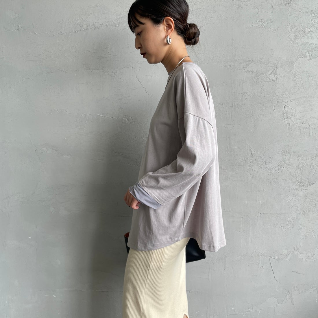 nenom [ネノム] 袖シアー切り替え ロングスリーブカットソー [NE23142058] 05 L.GRAY &&モデル身長：150cm 着用サイズ：F&&