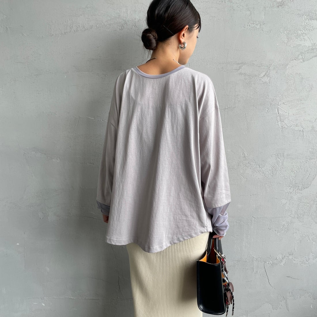 nenom [ネノム] 袖シアー切り替え ロングスリーブカットソー [NE23142058] 05 L.GRAY &&モデル身長：150cm 着用サイズ：F&&