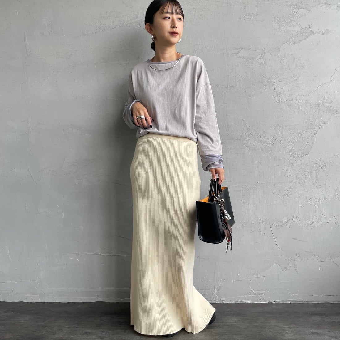 nenom [ネノム] 袖シアー切り替え ロングスリーブカットソー [NE23142058] 05 L.GRAY &&モデル身長：150cm 着用サイズ：F&&