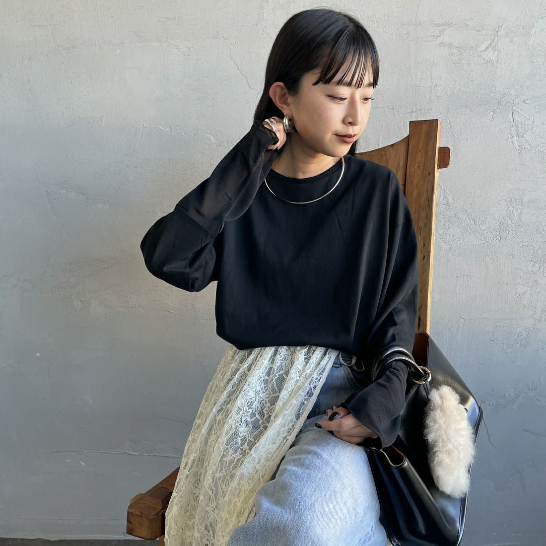 nenom [ネノム] 袖シアー切り替え ロングスリーブカットソー [NE23142058] 09 BLACK&&モデル身長：150cm 着用サイズ：F&&