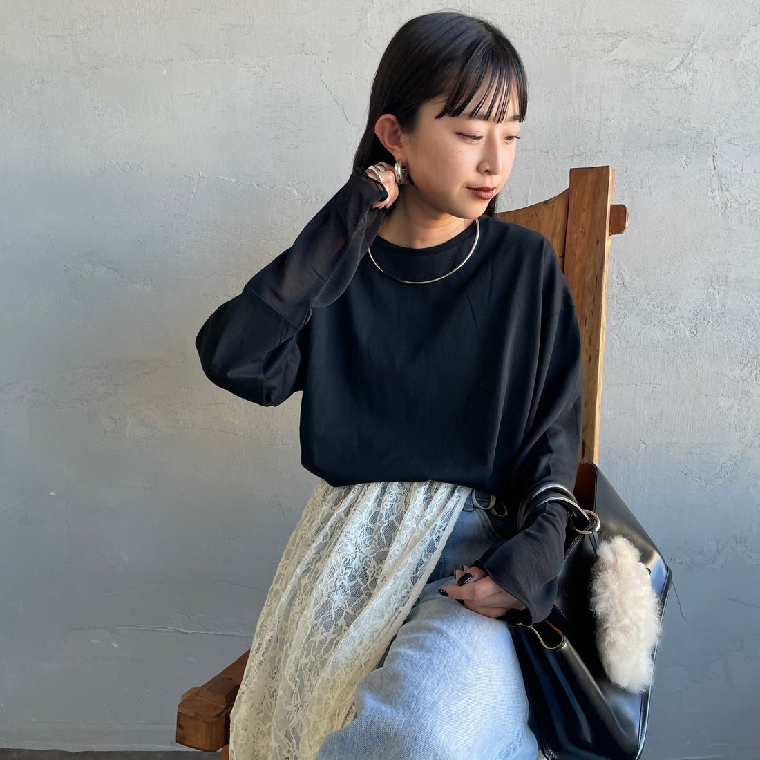 nenom [ネノム] 袖シアー切り替え ロングスリーブカットソー [NE23142058] 09 BLACK&&モデル身長：150cm 着用サイズ：F&&