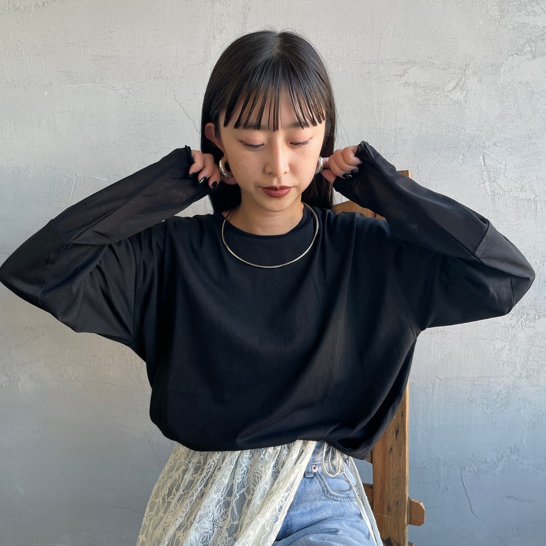 nenom [ネノム] 袖シアー切り替え ロングスリーブカットソー [NE23142058] 09 BLACK&&モデル身長：150cm 着用サイズ：F&&