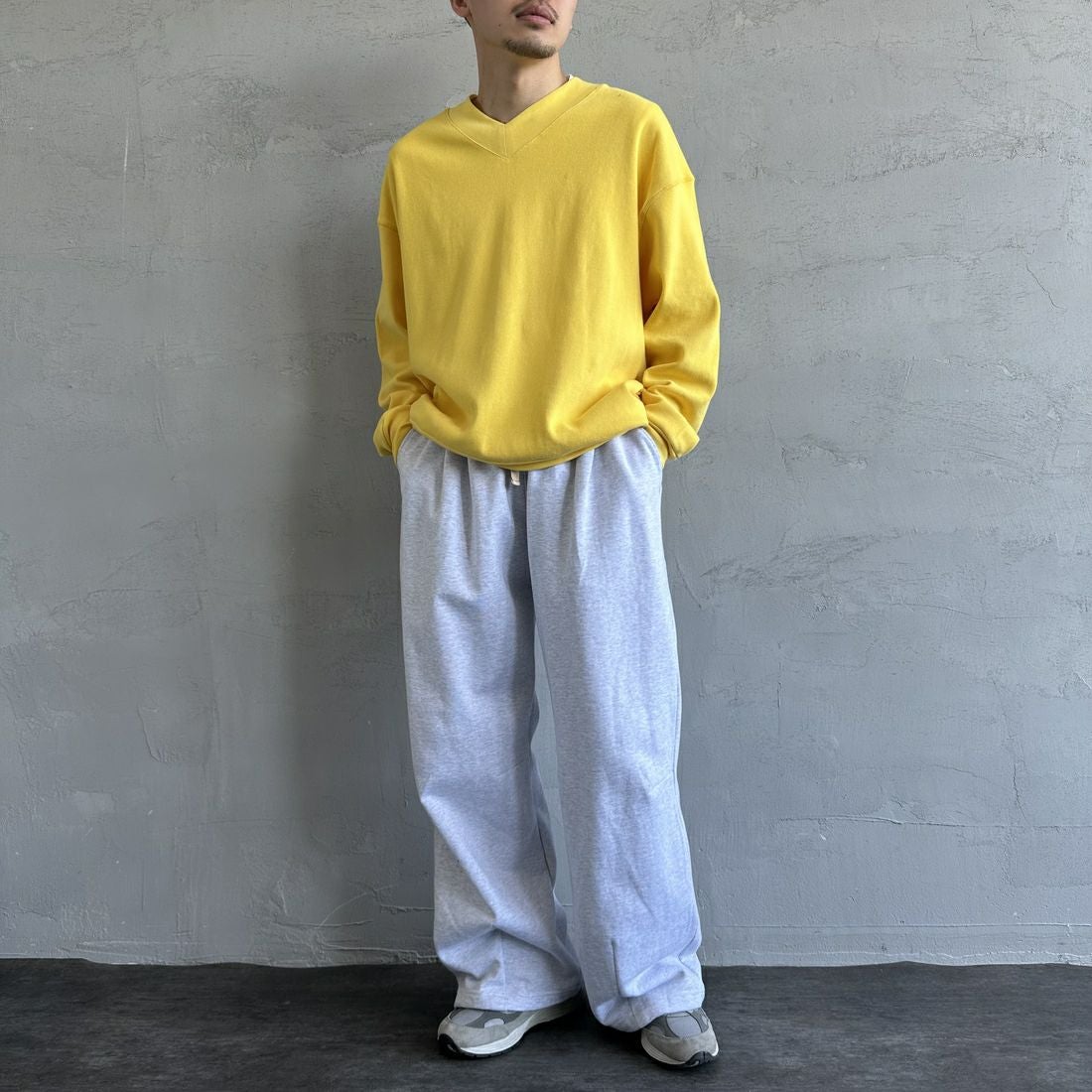 Jeans Factory Clothes [ジーンズファクトリークローズ] ピグメント加工 バレルワイドスウェットパンツ [2521-410IN] ASH &&モデル身長：168cm 着用サイズ：L&&