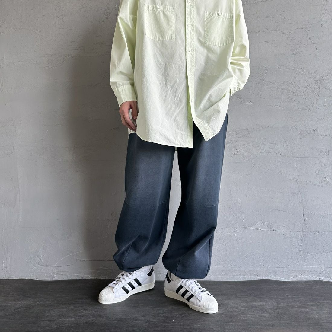 Jeans Factory Clothes [ジーンズファクトリークローズ] ピグメント加工 バレルワイドスウェットパンツ [2521-410IN] NAVY &&モデル身長：168cm 着用サイズ：M&&