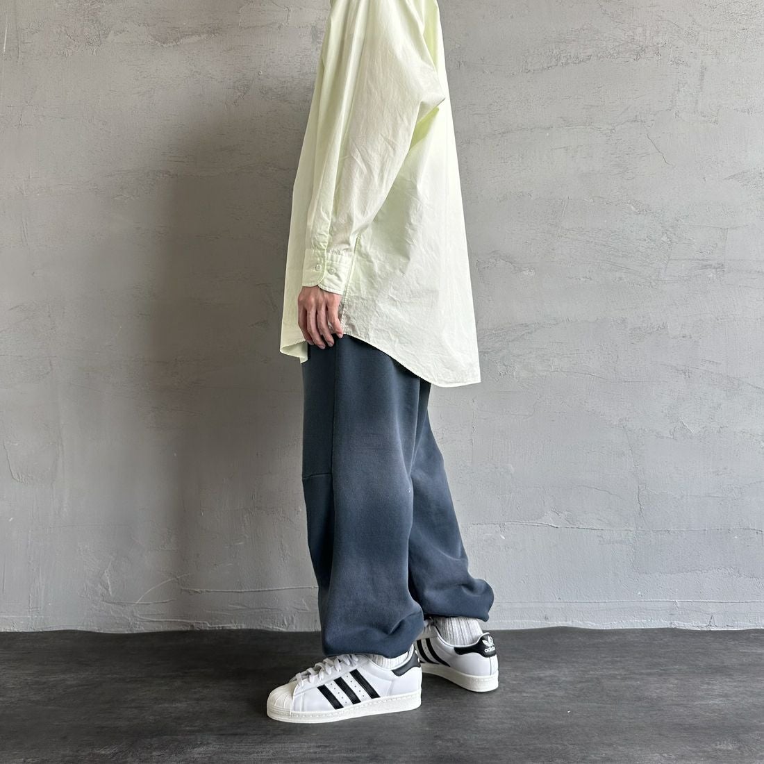 Jeans Factory Clothes [ジーンズファクトリークローズ] ピグメント加工 バレルワイドスウェットパンツ [2521-410IN] NAVY &&モデル身長：168cm 着用サイズ：M&&