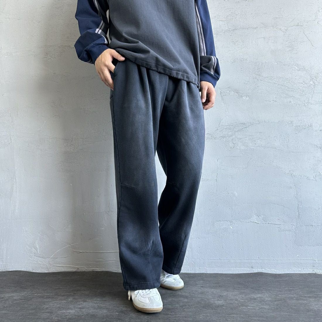 Jeans Factory Clothes [ジーンズファクトリークローズ] ピグメント加工 バレルワイドスウェットパンツ [2521-410IN] BLACK &&モデル身長：179cm 着用サイズ：M&&