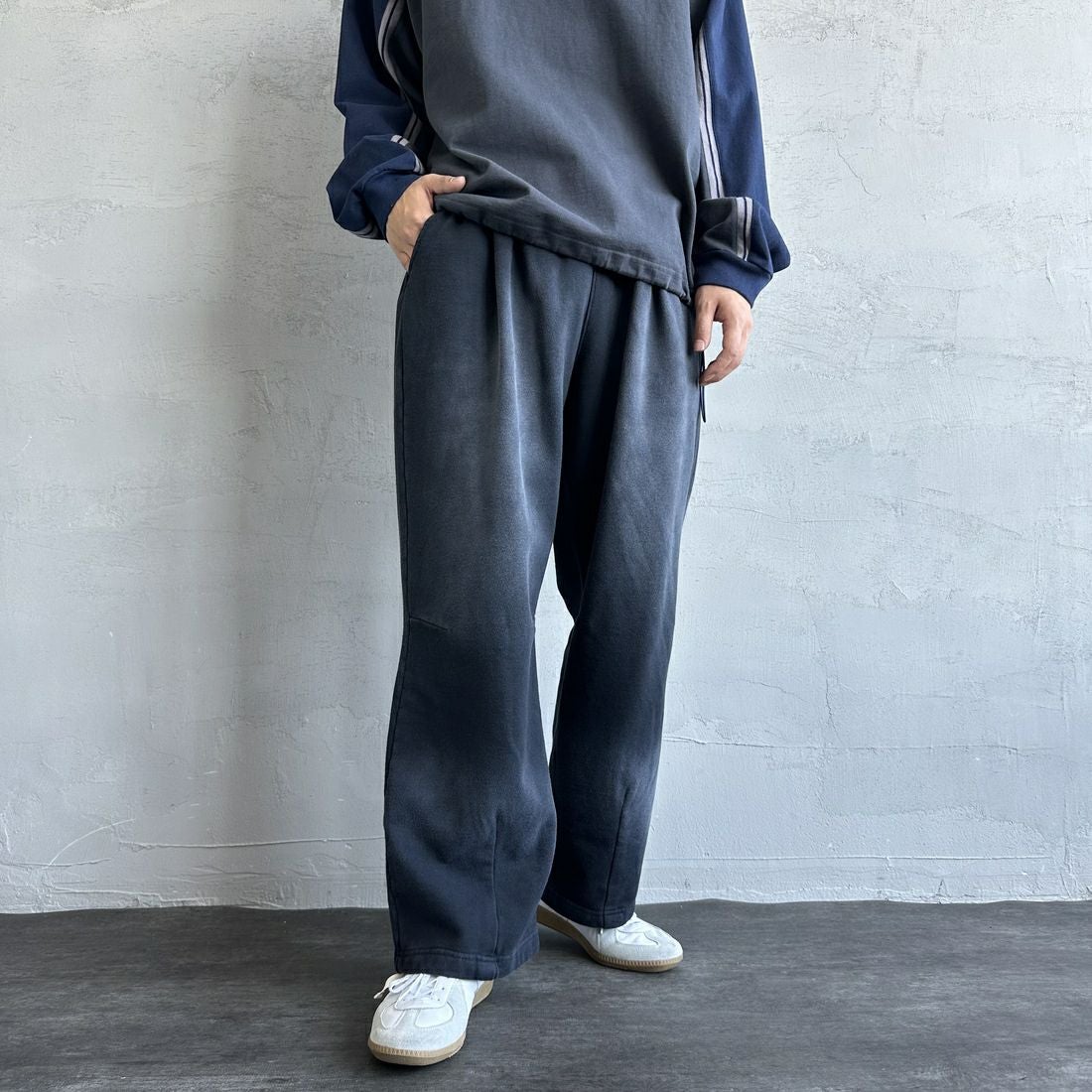 Jeans Factory Clothes [ジーンズファクトリークローズ] ピグメント加工 バレルワイドスウェットパンツ [2521-410IN] BLACK &&モデル身長：179cm 着用サイズ：M&&