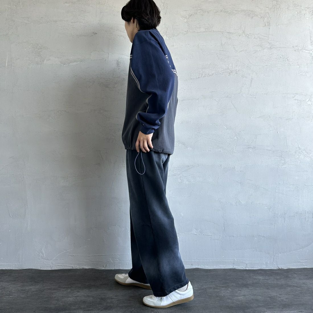 Jeans Factory Clothes [ジーンズファクトリークローズ] ピグメント加工 バレルワイドスウェットパンツ [2521-410IN] BLACK &&モデル身長：179cm 着用サイズ：L&&