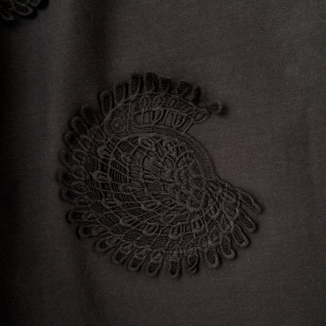 ESTROISLOSE [エストゥロワルーズ] モチーフ刺繍コットンサテンギャザーパンツ [EB24403] 99 BLACK