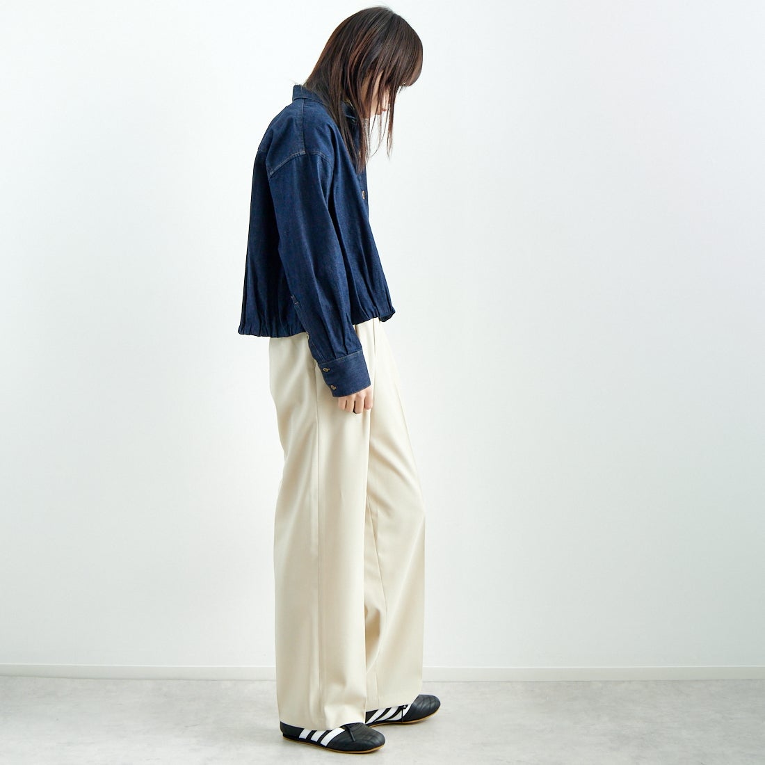 Jeans Factory Clothes [ジーンズファクトリークローズ] ストレッチツイルセミワイドパンツ [M-8139] 810 ｸﾞﾚｰｼﾞ &&モデル身長：167cm 着用サイズ：38&&