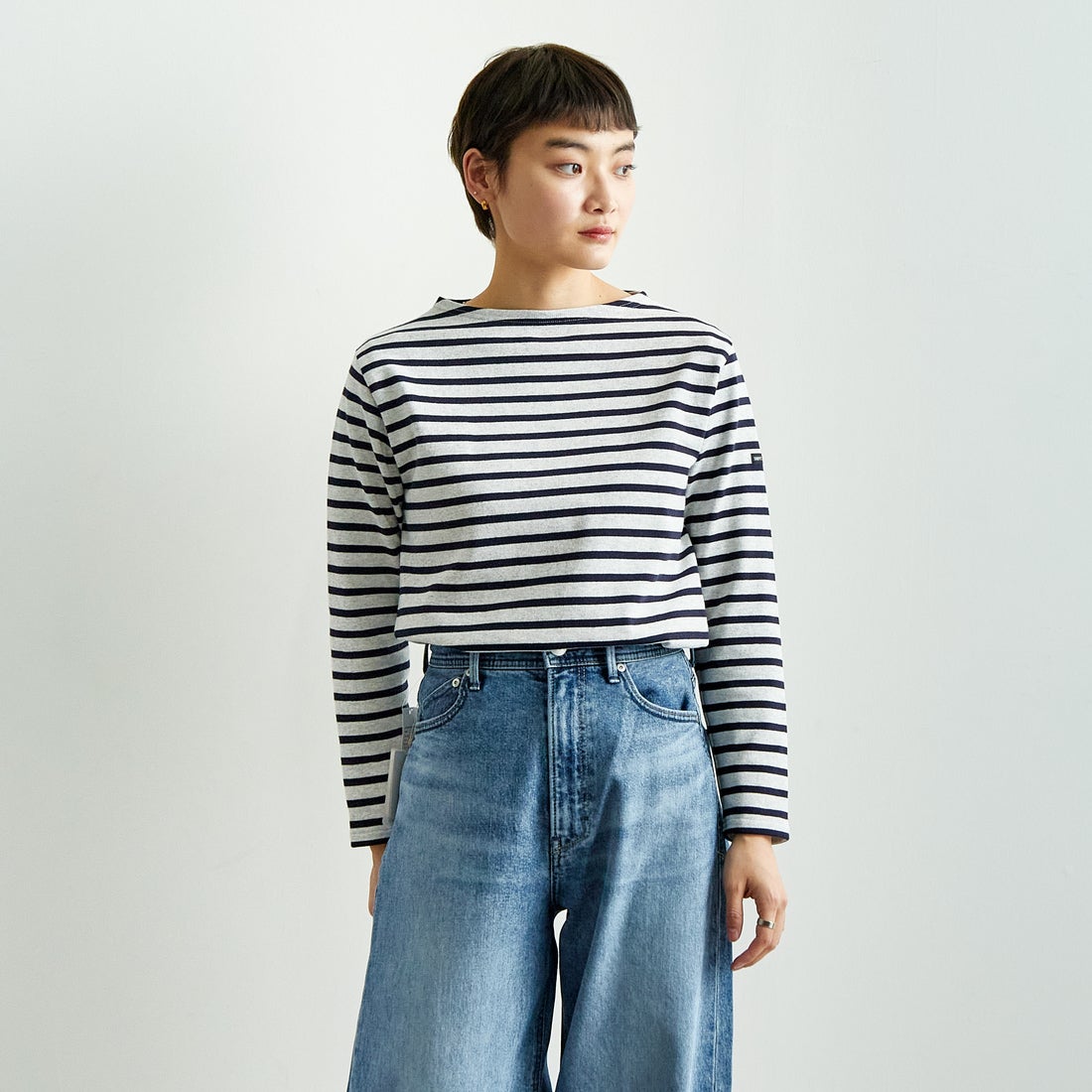 ST.JAMES [セントジェームス] 別注 バスクボーダーロングスリーブTシャツ [OUESSANT-JF] GRI/NAV &&モデル身長：160cm 着用サイズ：3&&