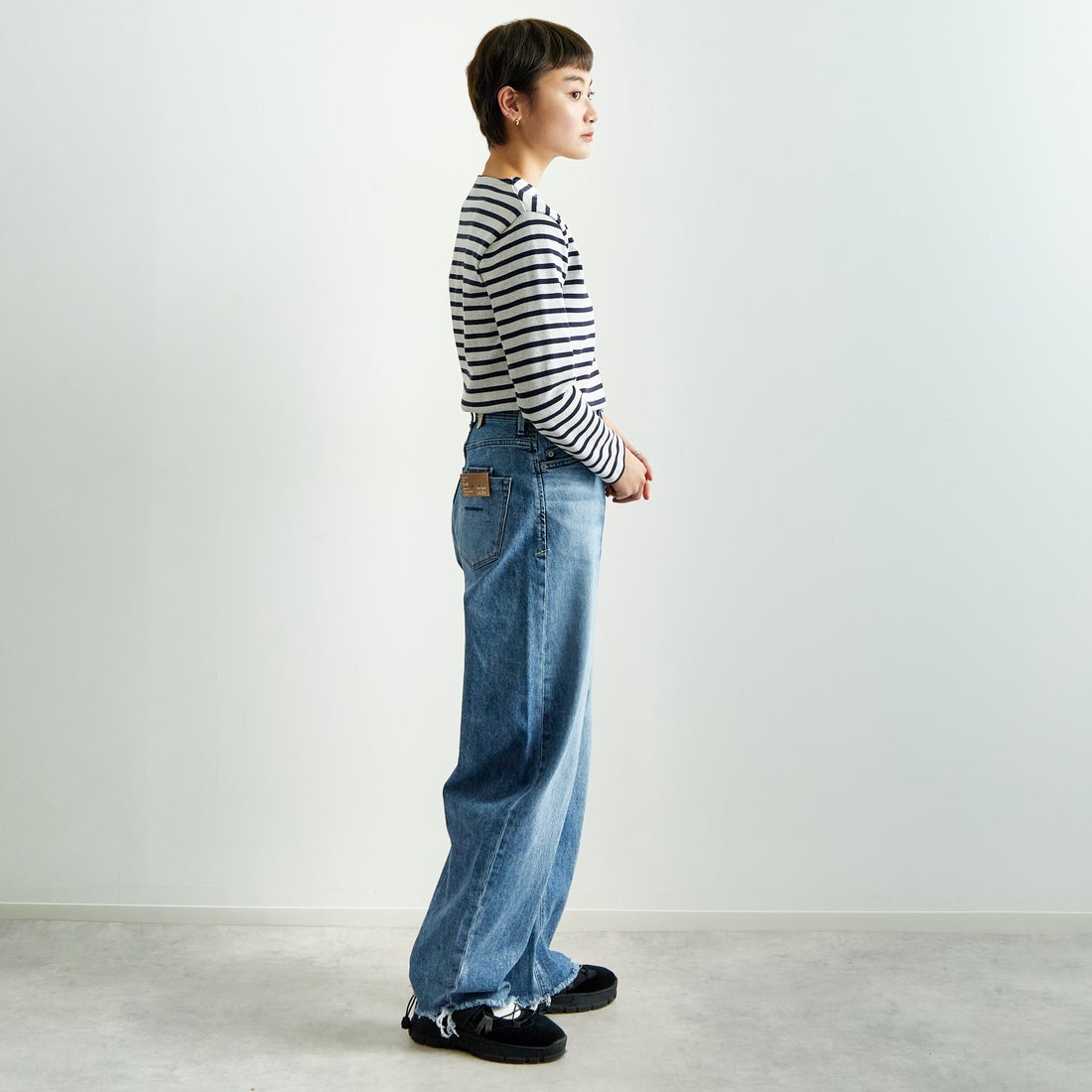 ST.JAMES [セントジェームス] 別注 バスクボーダーロングスリーブTシャツ [OUESSANT-JF] GRI/NAV &&モデル身長：160cm 着用サイズ：3&&