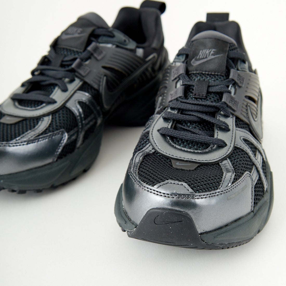 NIKE [ナイキ] V2K ラン [HJ4497] 001 BLACK