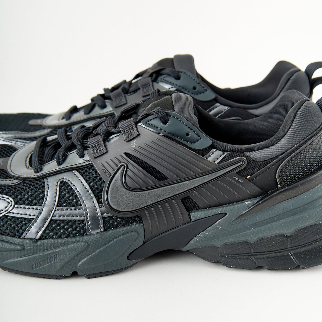 NIKE [ナイキ] V2K ラン [HJ4497] 001 BLACK