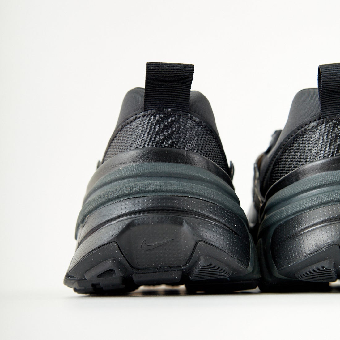 NIKE [ナイキ] V2K ラン [HJ4497] 001 BLACK