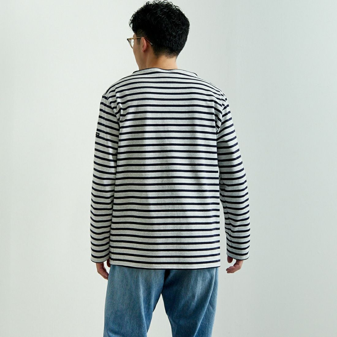 ST.JAMES [セントジェームス] 別注 バスクボーダーロングスリーブTシャツ [OUESSANT-JF] GRI/NAV&&モデル身長：168cm 着用サイズ：6&&