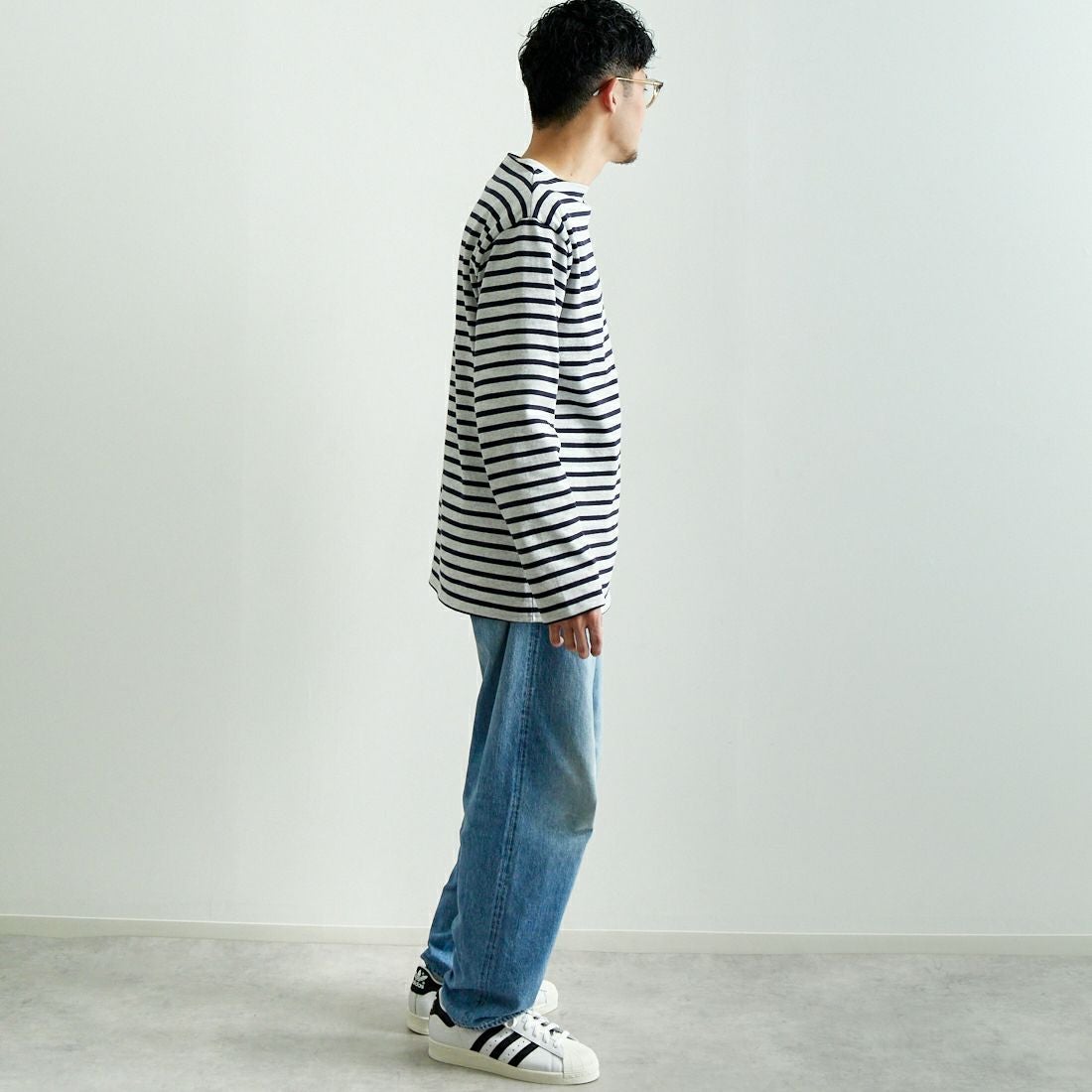 ST.JAMES [セントジェームス] 別注 バスクボーダーロングスリーブTシャツ [OUESSANT-JF] GRI/NAV&&モデル身長：168cm 着用サイズ：6&&