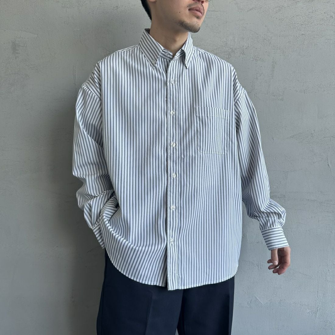 Jeans Factory Clothes [ジーンズファクトリークローズ] ビッグボタンダウンシャツ [JFC-251-017] B WH/BK ST &&モデル身長：168cm 着用サイズ：L&&