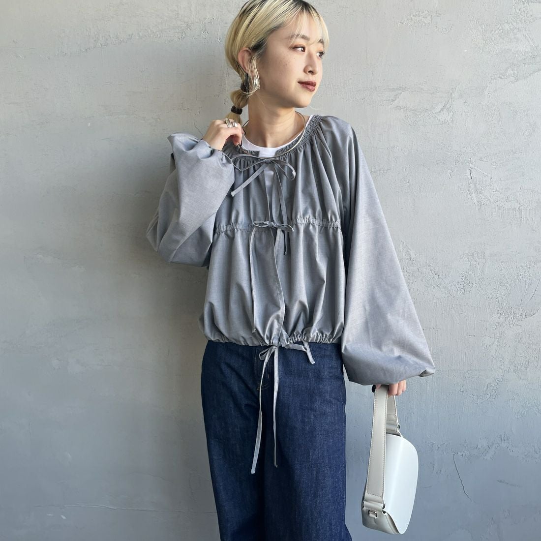 nenom [ネノム] マルチWAY ギャザーボレロブラウス [NE25112003] 07 GRAY &&モデル身長：150cm 着用サイズ：F&&