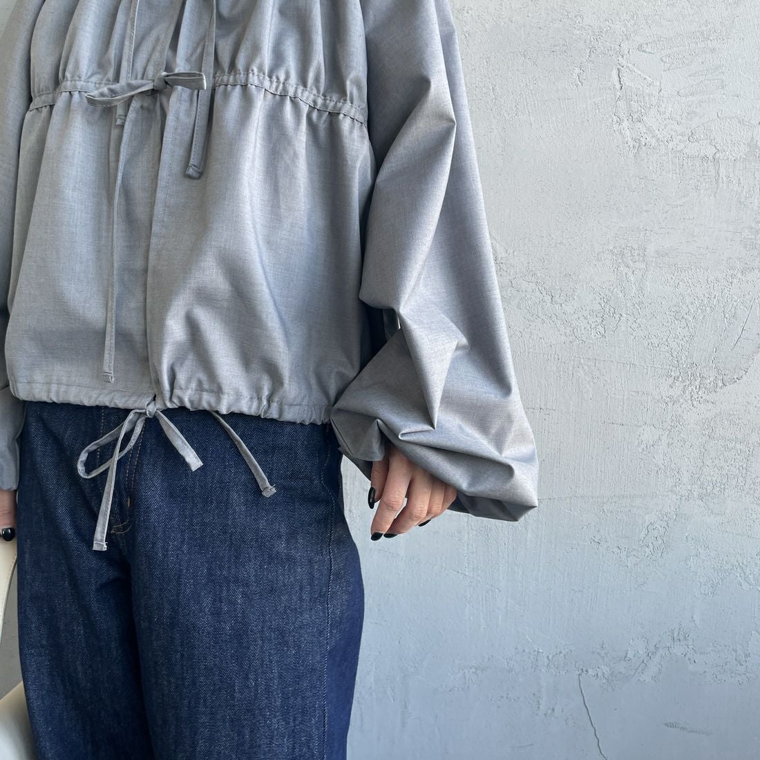 nenom [ネノム] マルチWAY ギャザーボレロブラウス [NE25112003] 07 GRAY &&モデル身長：150cm 着用サイズ：F&&