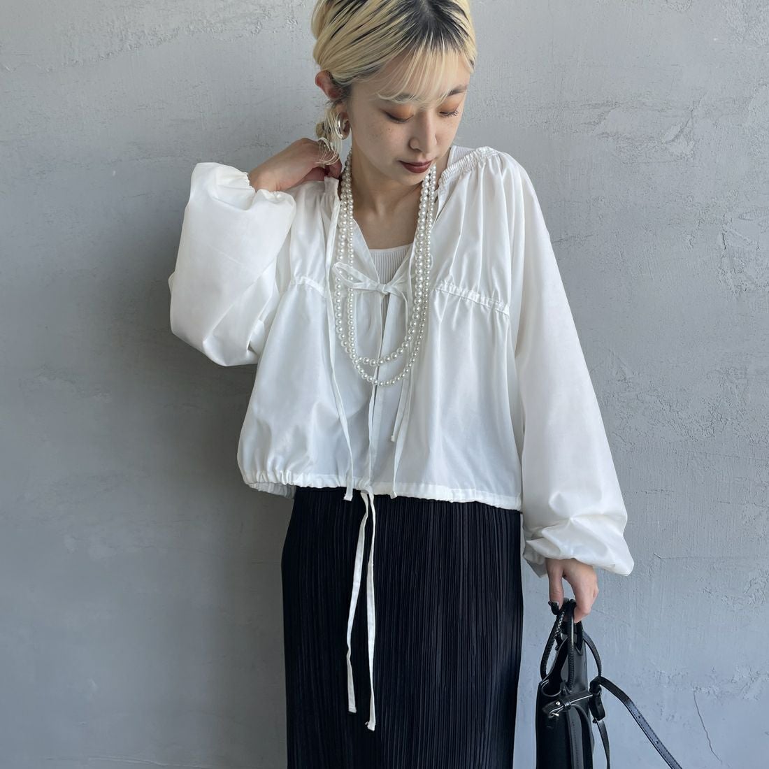 nenom [ネノム] マルチWAY ギャザーボレロブラウス [NE25112003] 02 OFF &&モデル身長：150cm 着用サイズ：F&&