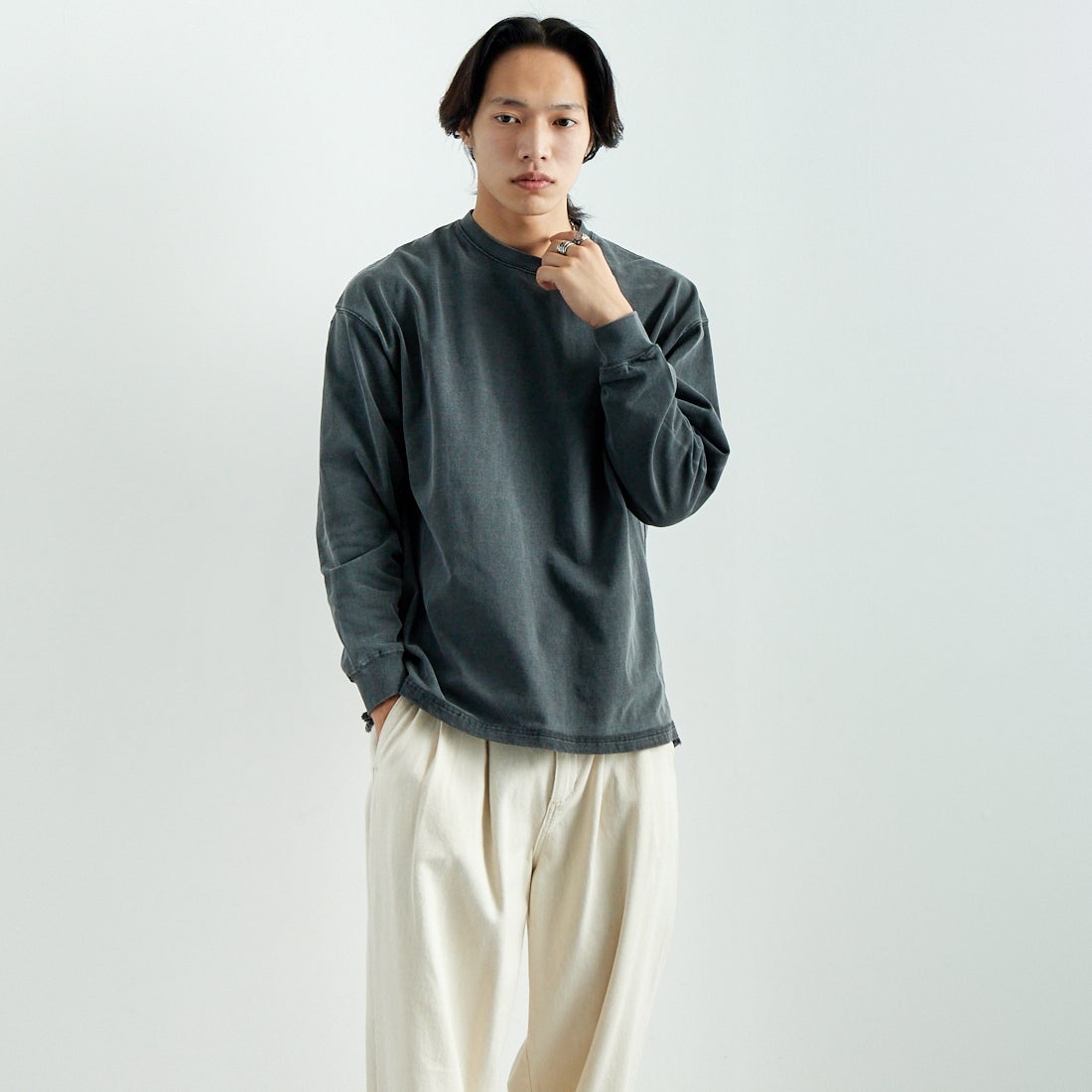 HELLO CALIF [ハローカリフ] HAV-A-HANK バンダナTシャツ [651032] BLACK &&モデル身長：179cm 着用サイズ：M&&