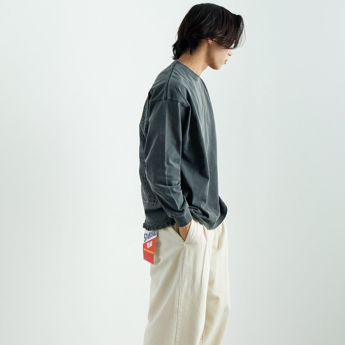 HELLO CALIF [ハローカリフ] HAV-A-HANK バンダナTシャツ [651032] BLACK &&モデル身長：179cm 着用サイズ：M&&