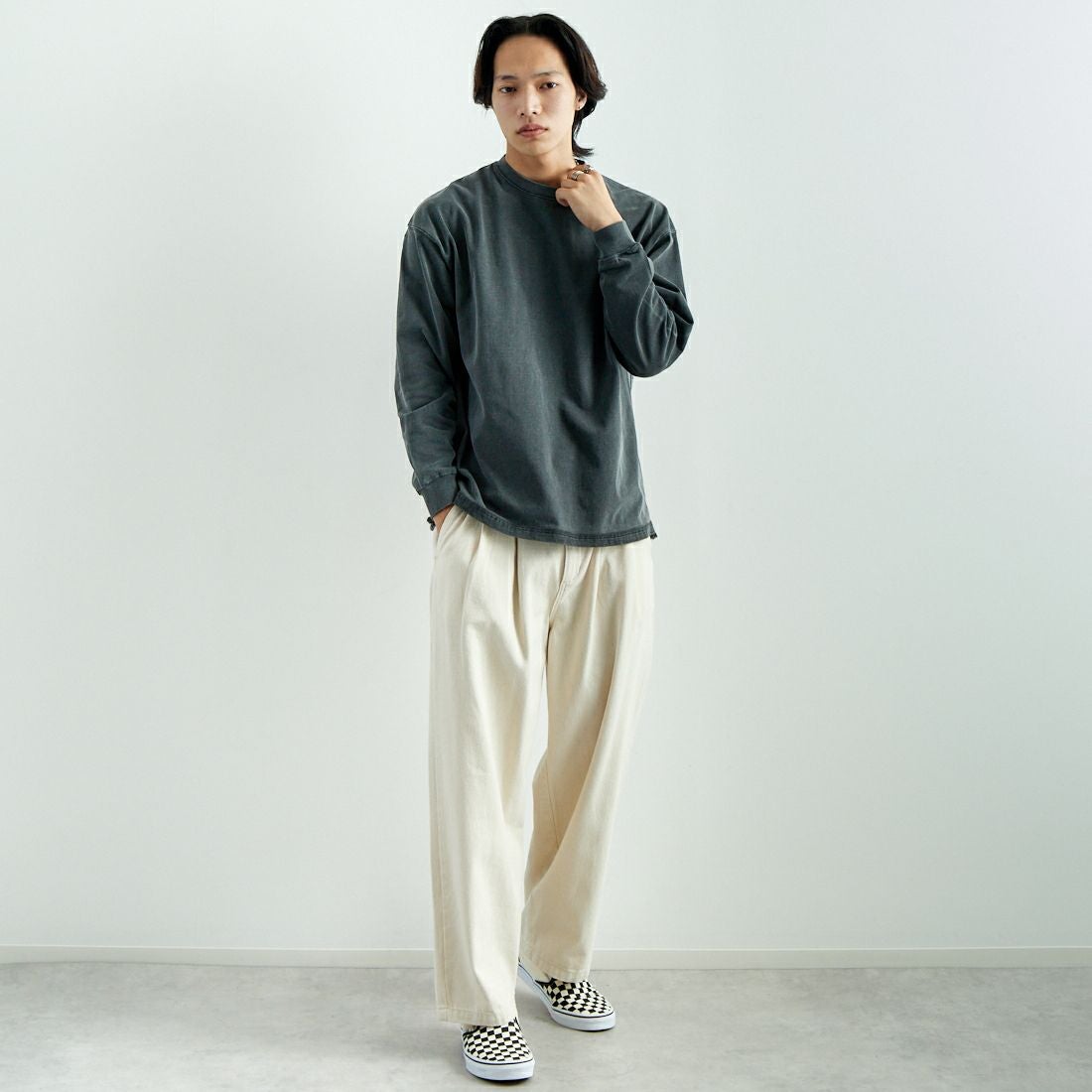 HELLO CALIF [ハローカリフ] HAV-A-HANK バンダナTシャツ [651032] BLACK &&モデル身長：179cm 着用サイズ：M&&