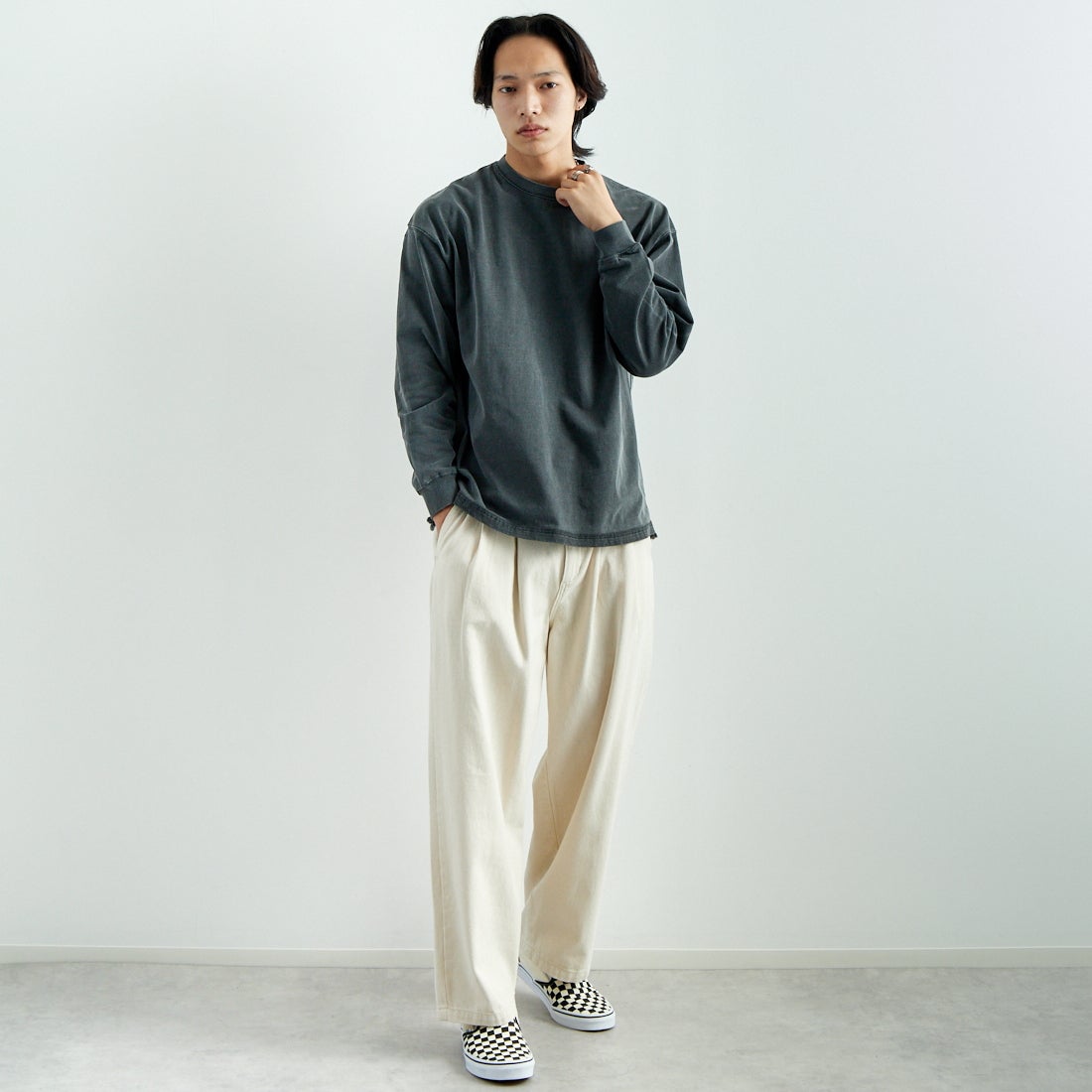 HELLO CALIF [ハローカリフ] HAV-A-HANK バンダナTシャツ [651032] BLACK &&モデル身長：179cm 着用サイズ：M&&