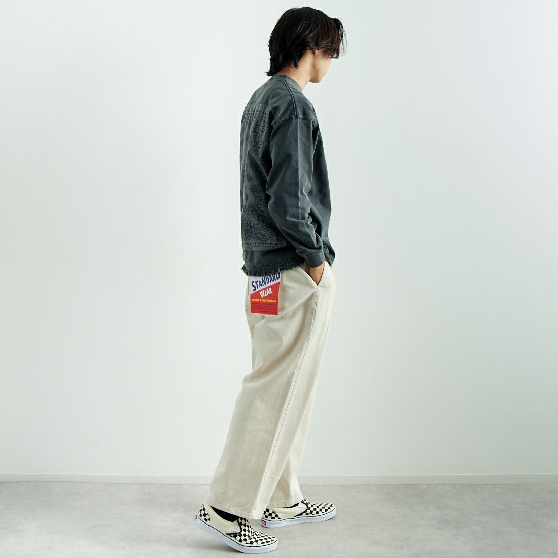 HELLO CALIF [ハローカリフ] HAV-A-HANK バンダナTシャツ [651032] BLACK &&モデル身長：179cm 着用サイズ：M&&