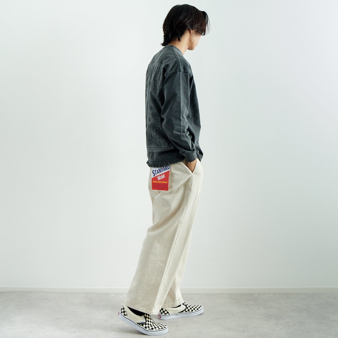 HELLO CALIF [ハローカリフ] HAV-A-HANK バンダナTシャツ [651032] BLACK &&モデル身長：179cm 着用サイズ：M&&