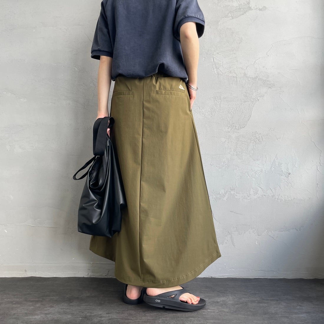 KELTY [ケルティ] 別注 ラッシュコンフォート ナイロンドロストスカート [KE252W30IN03-JF] ｵﾘｰﾌﾞ &&モデル身長：158cm 着用サイズ：M&&