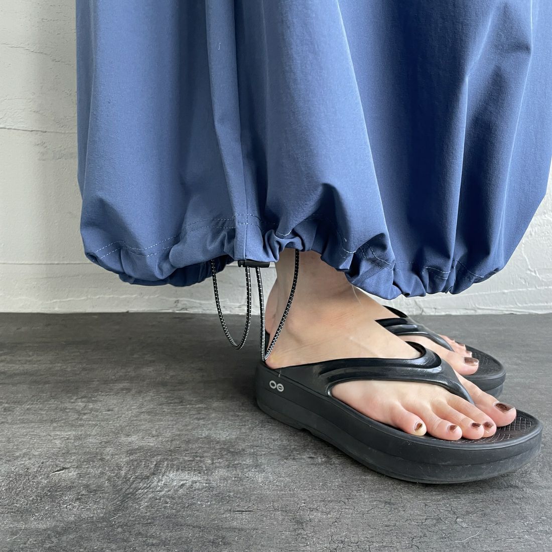 KELTY [ケルティ] 別注 ラッシュコンフォート ナイロンドロストスカート [KE252W30IN03-JF] ﾌﾞﾙｰ &&モデル身長：158cm 着用サイズ：M&&