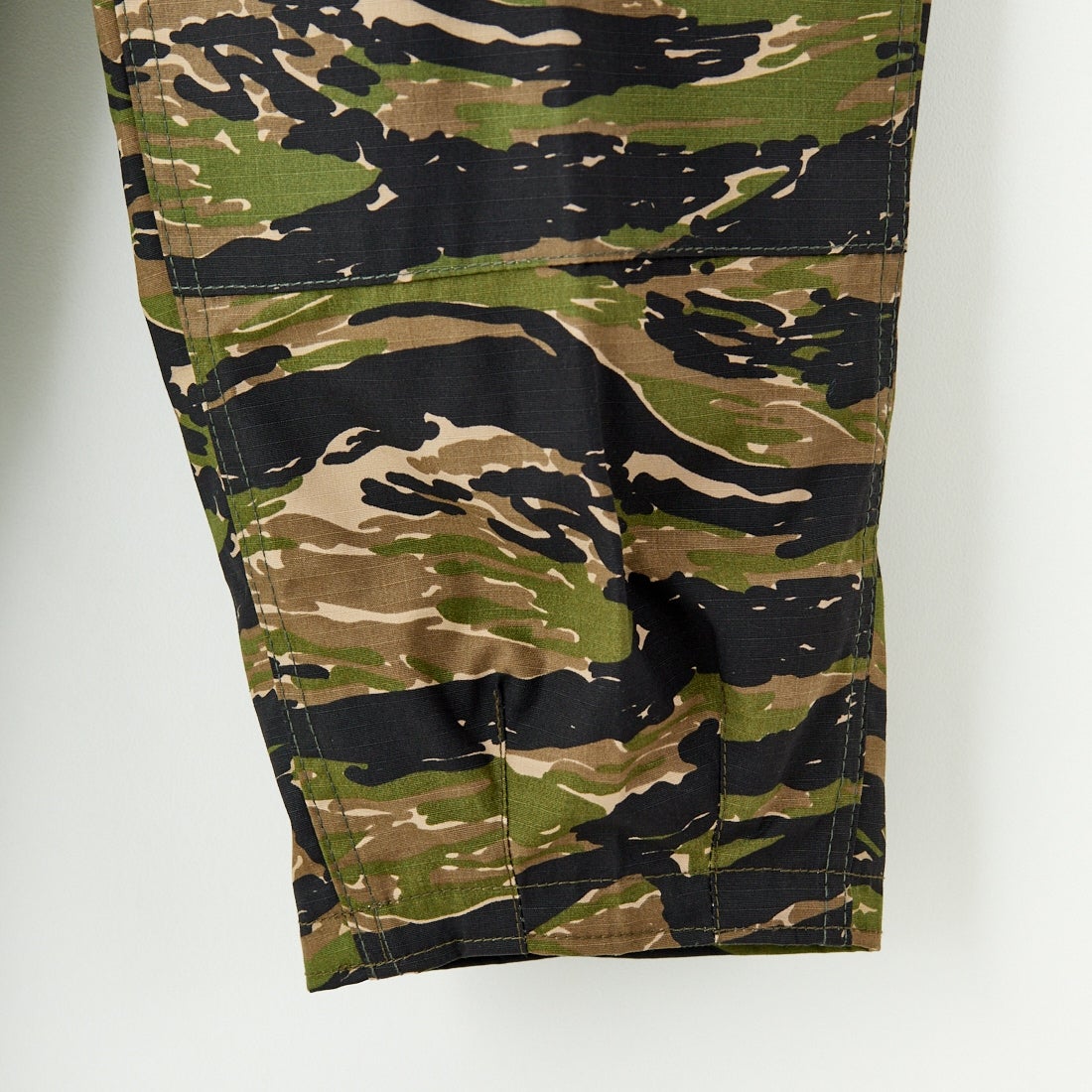 PROPPER [プロッパー] ダーツヘムパンツ [DARTS-HEM-PANTS] TIGER CAMO