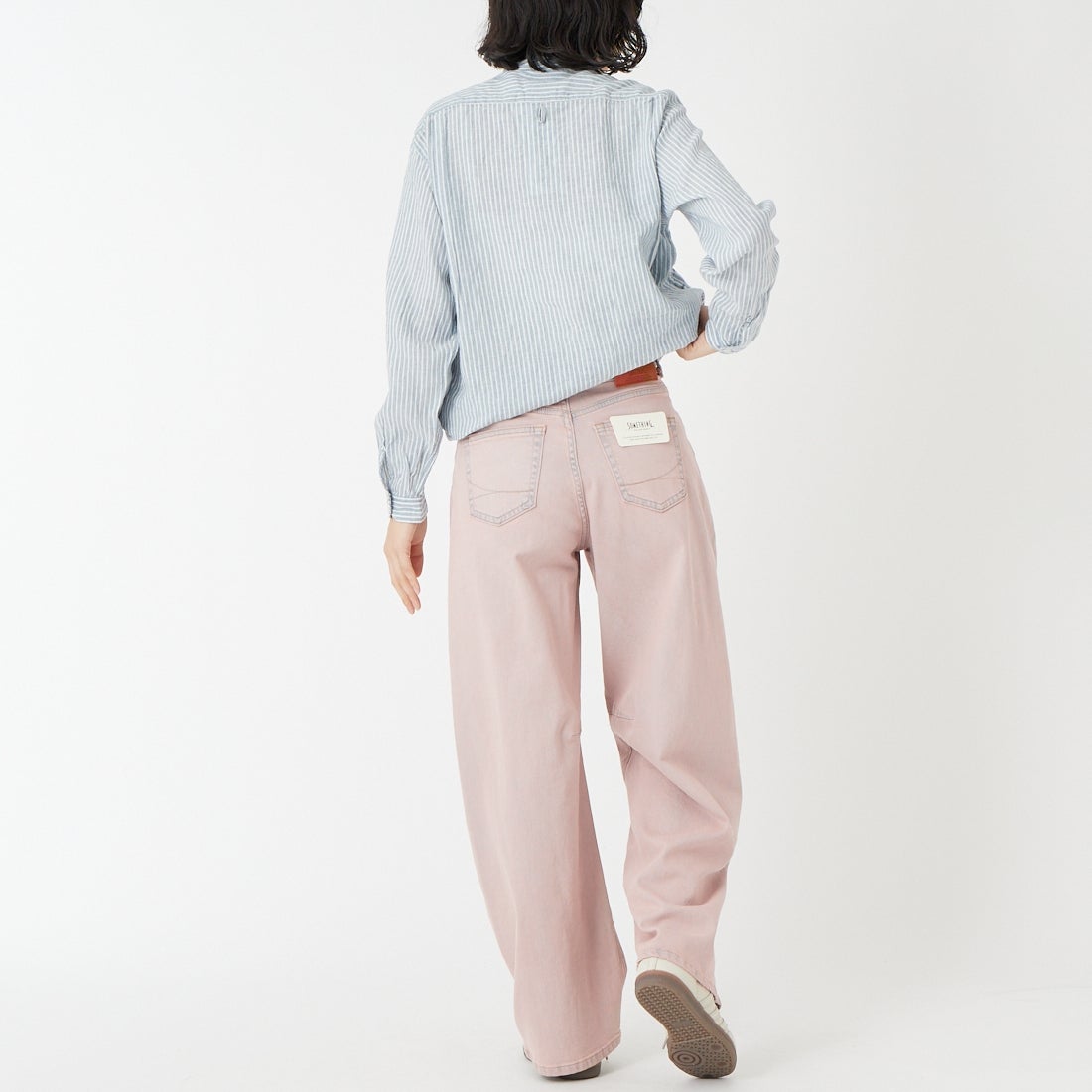 SOMETHING [サムシング] HANAタックカーブデニムパンツ [SEA880] 61 PINK &&モデル身長：162cm 着用サイズ：XS&&