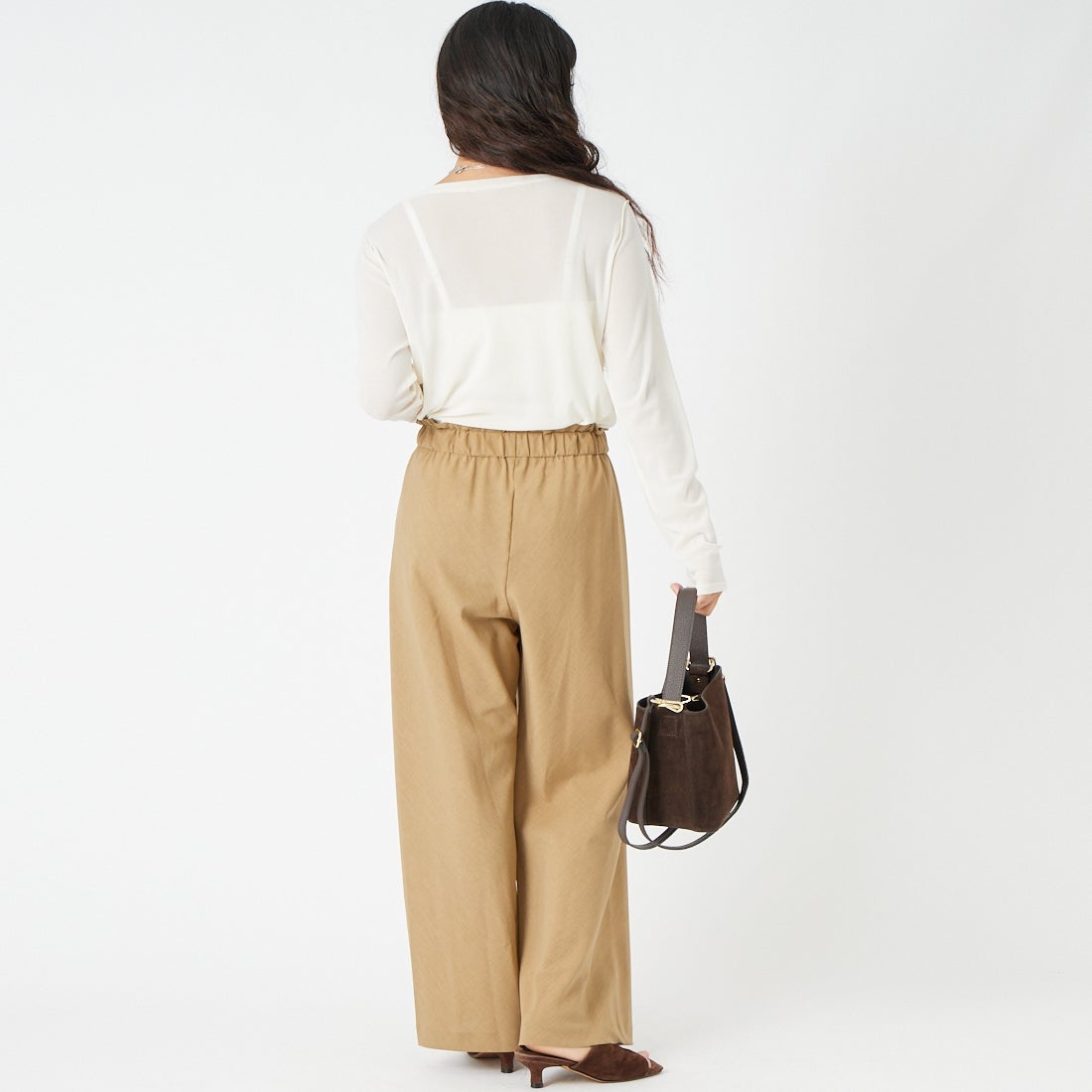 nenom [ネノム] クルーネック シアーカットソー [NE25112034] 02 OFF &&モデル身長：162cm 着用サイズ：F&&