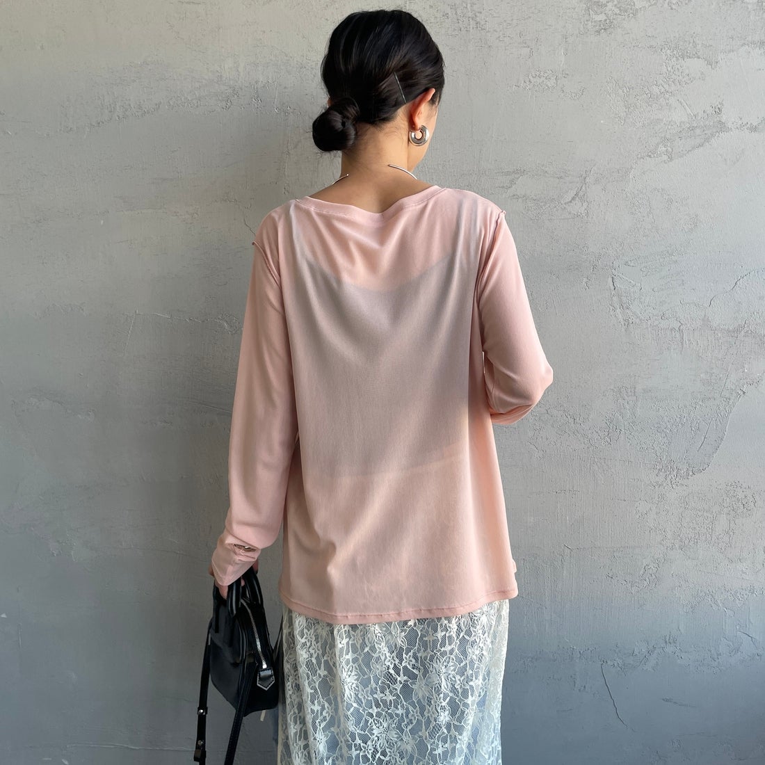 nenom [ネノム] クルーネック シアーカットソー [NE25112034] 41 PINK &&モデル身長：150cm 着用サイズ：F&&